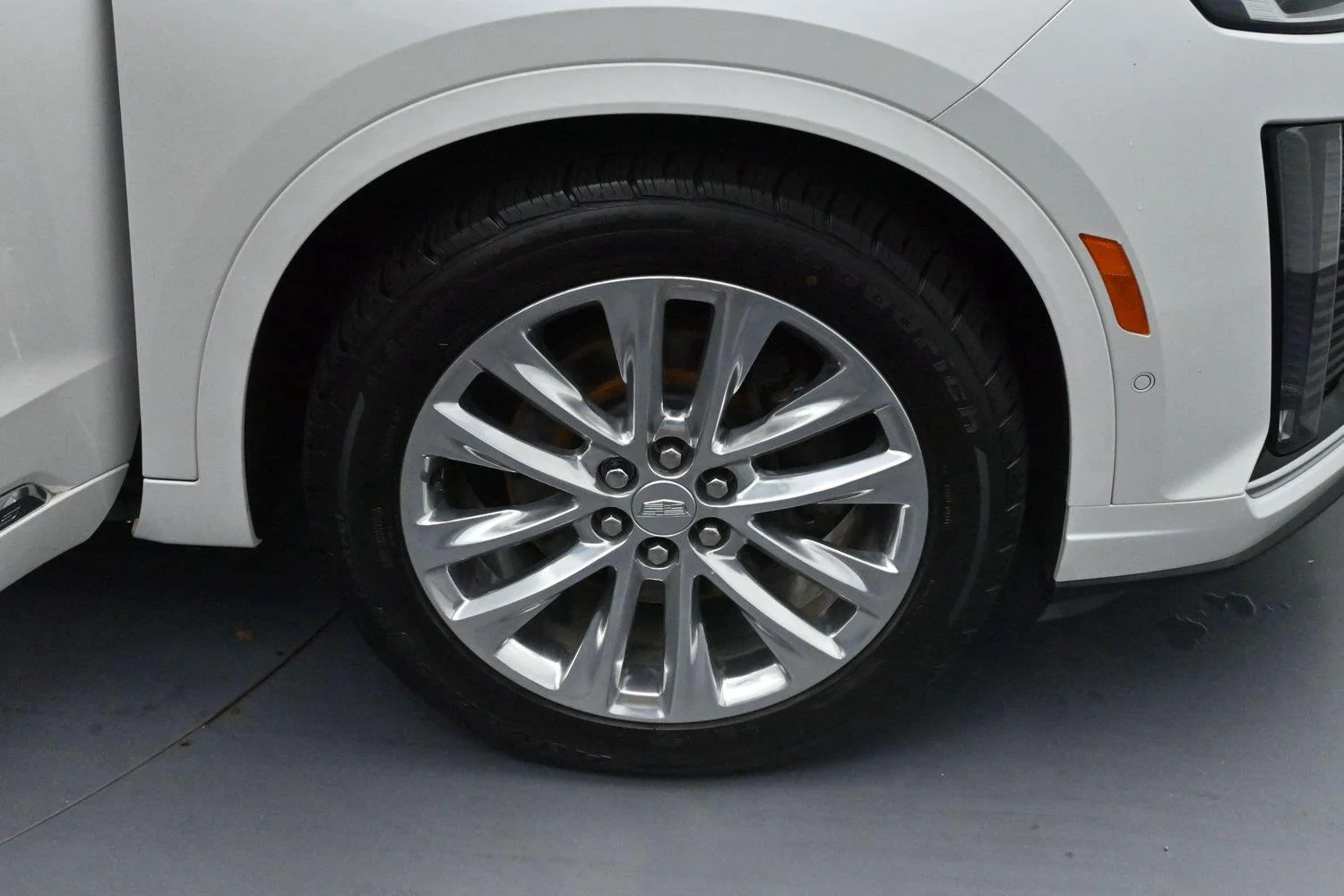Used 2020 CRYSTAL WHITE TRICOAT Cadillac AWD Premium Luxury image 36