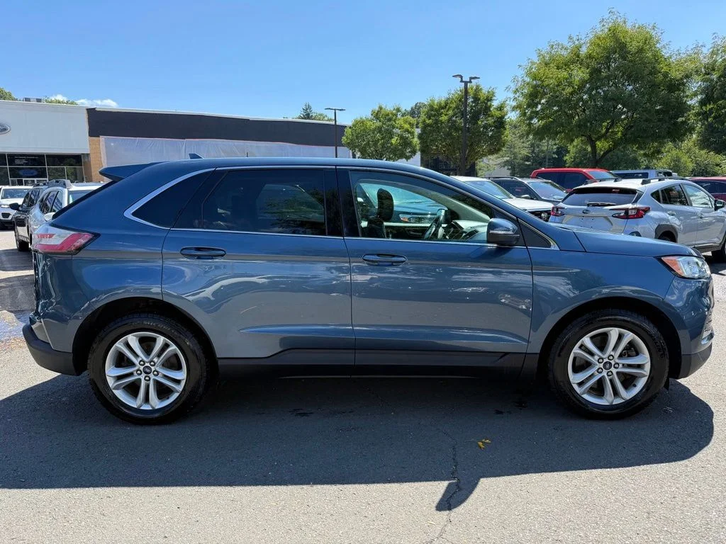 Used 2019 Blue Metallic Ford SEL image 5