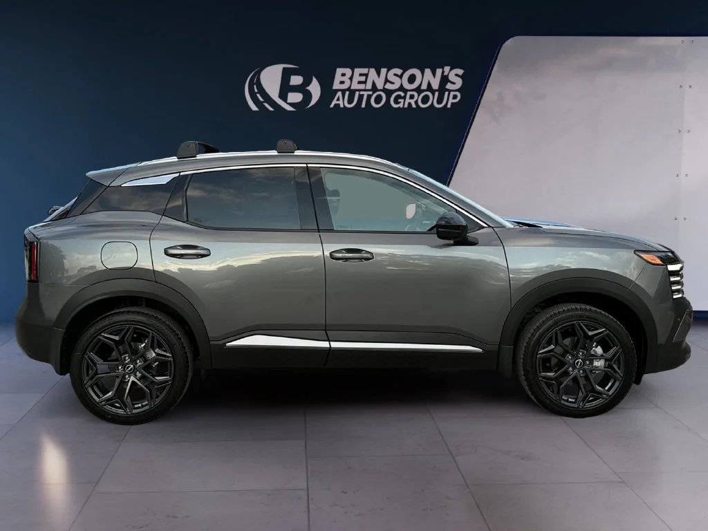 New 2027 Gray Nissan SR image 6