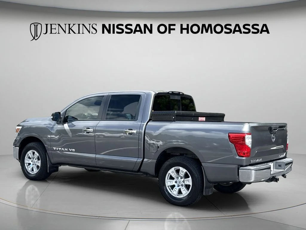 Used 2019 Gray Nissan SV image 7