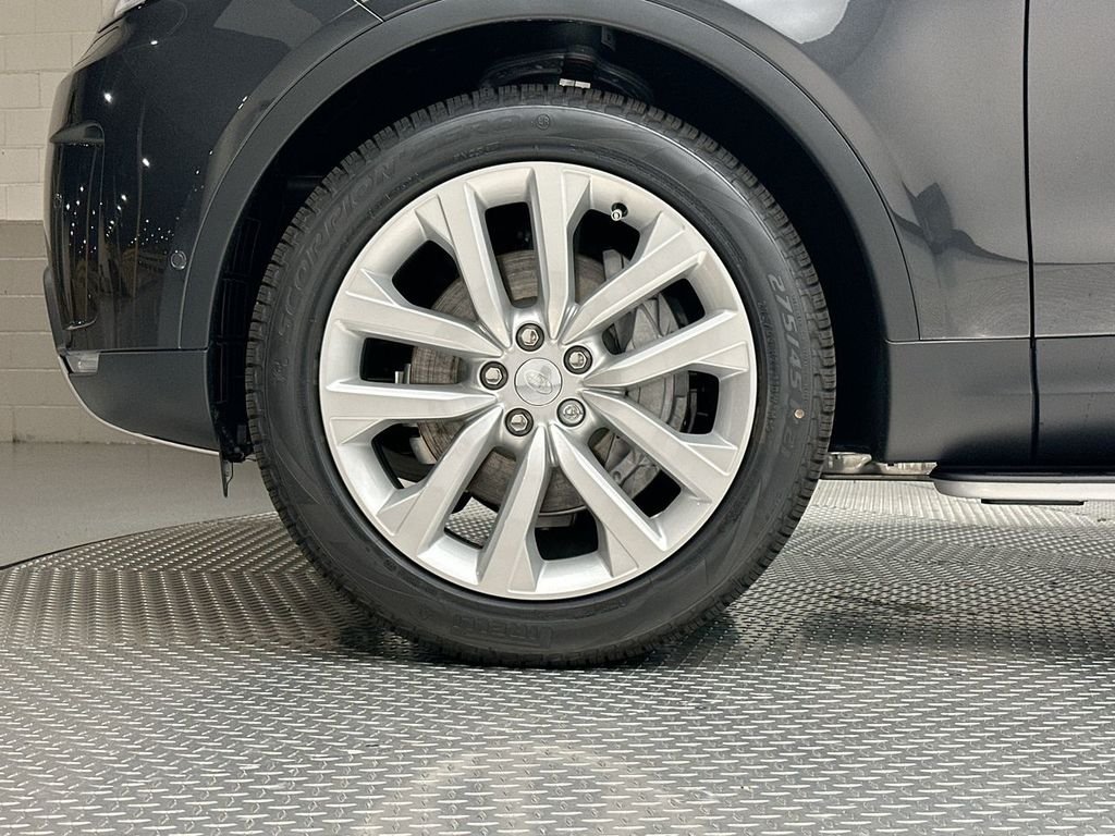 New 2026 Carpathian Grey Land Rover S image 5