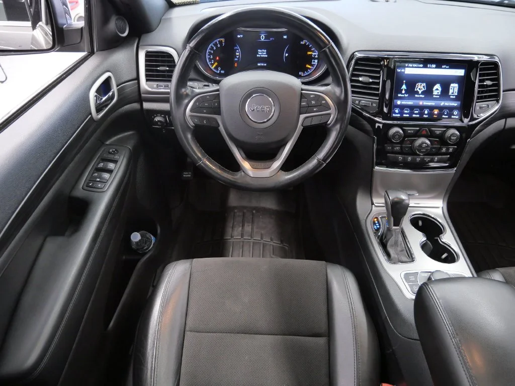 Certified Used 2020 Gray Jeep Laredo image 17
