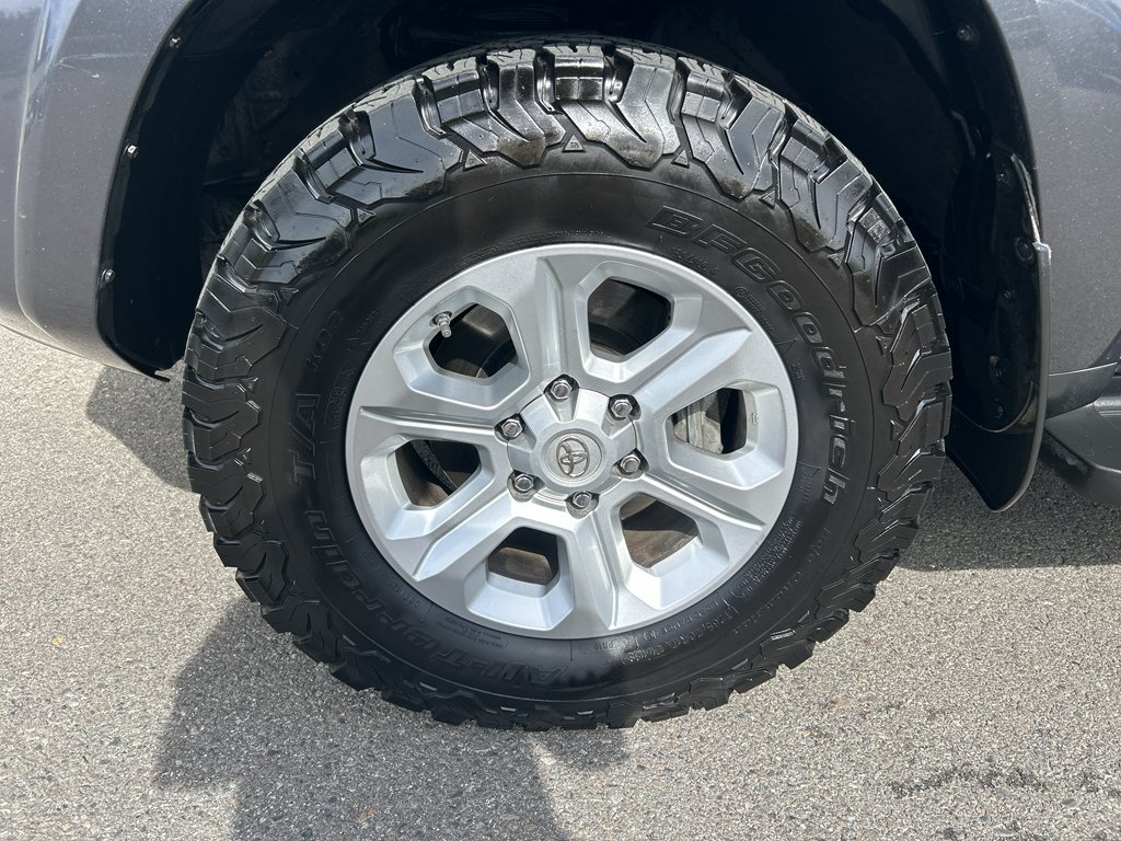 Used 2019 Magnetic Gray Metallic Toyota SR5 image 8