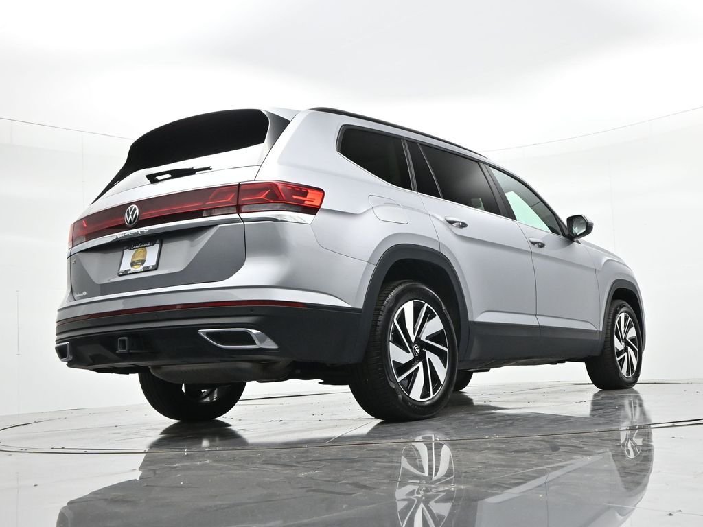 Used 2026  Volkswagen SE w/Technology image 22