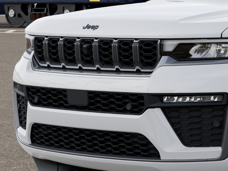 New 2027 Bright White Clear-Coat Paint Jeep Limited Reserve image 11