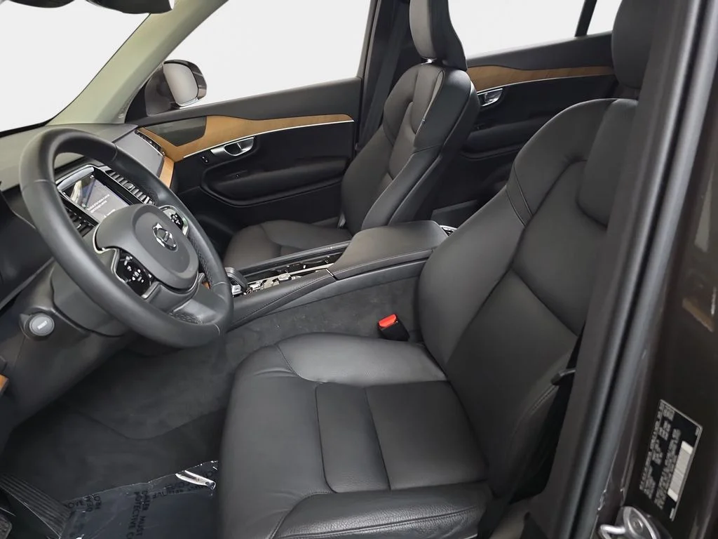 Used 2024 Platinum Gray Metallic Volvo T8 Plus 6 Passenger image 17