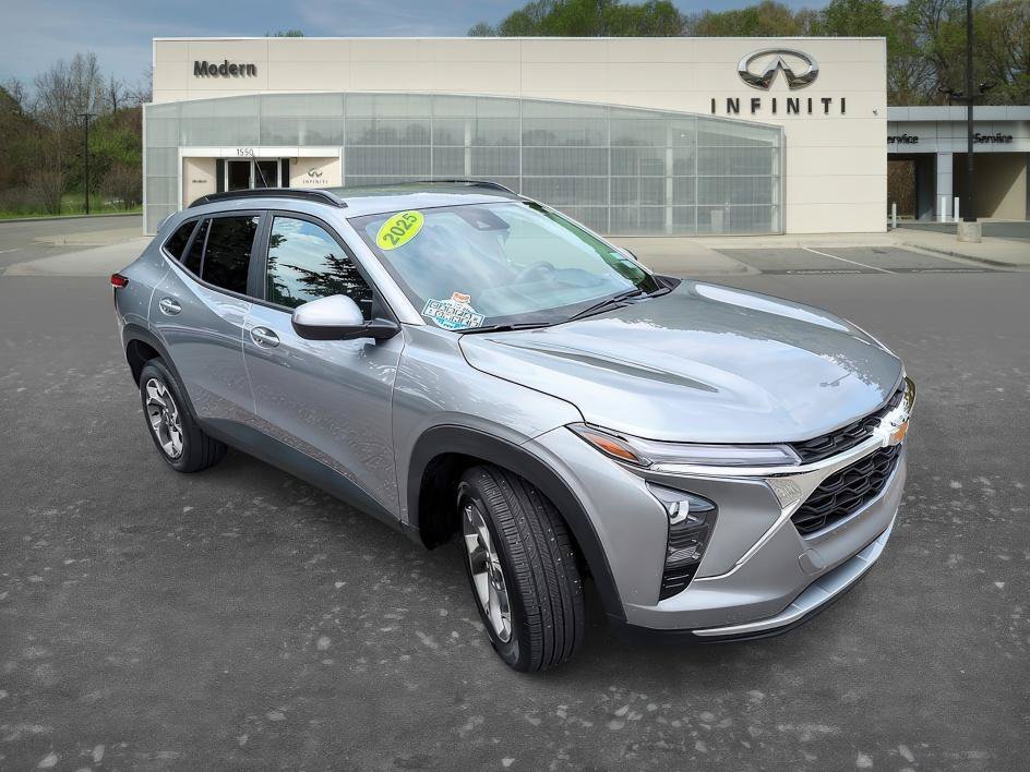 Used 2025 Sterling Gray Metallic Chevrolet LT image 2