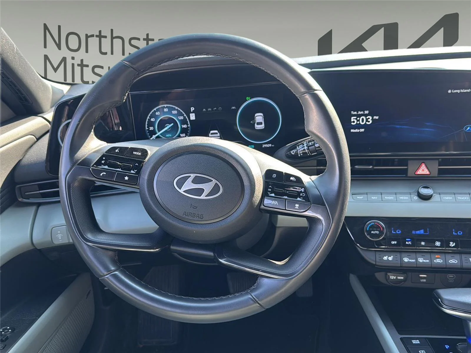Used 2024 Fluid Metal Hyundai Limited image 10