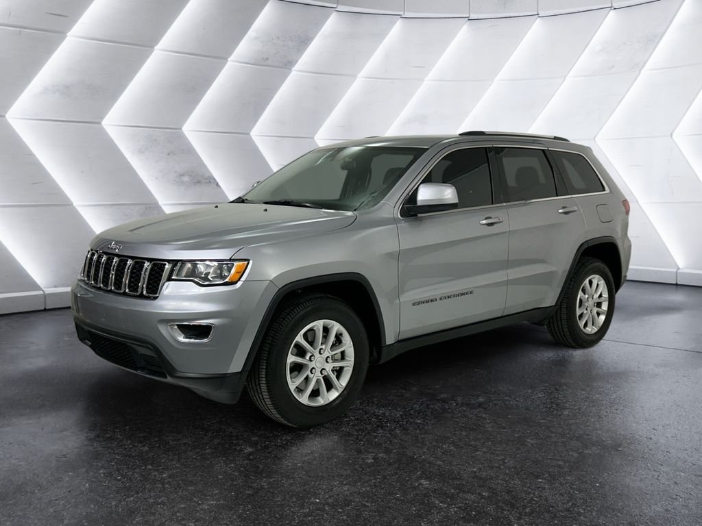 Used 2021 Silver Jeep Laredo E image 3