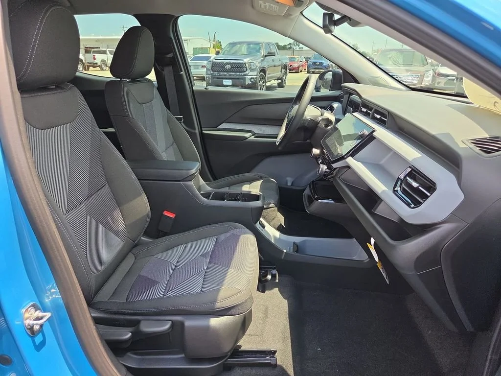 New 2027 Marina Blue Metallic Chevrolet LT image 18