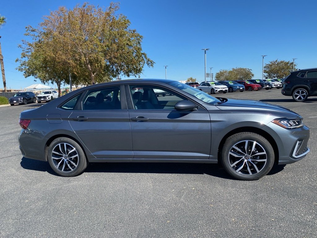2026 Volkswagen Jetta 1.5T SE photo 4