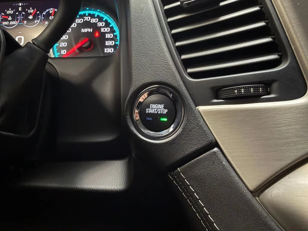Used 2019 White Frost Tricoat GMC Denali image 15