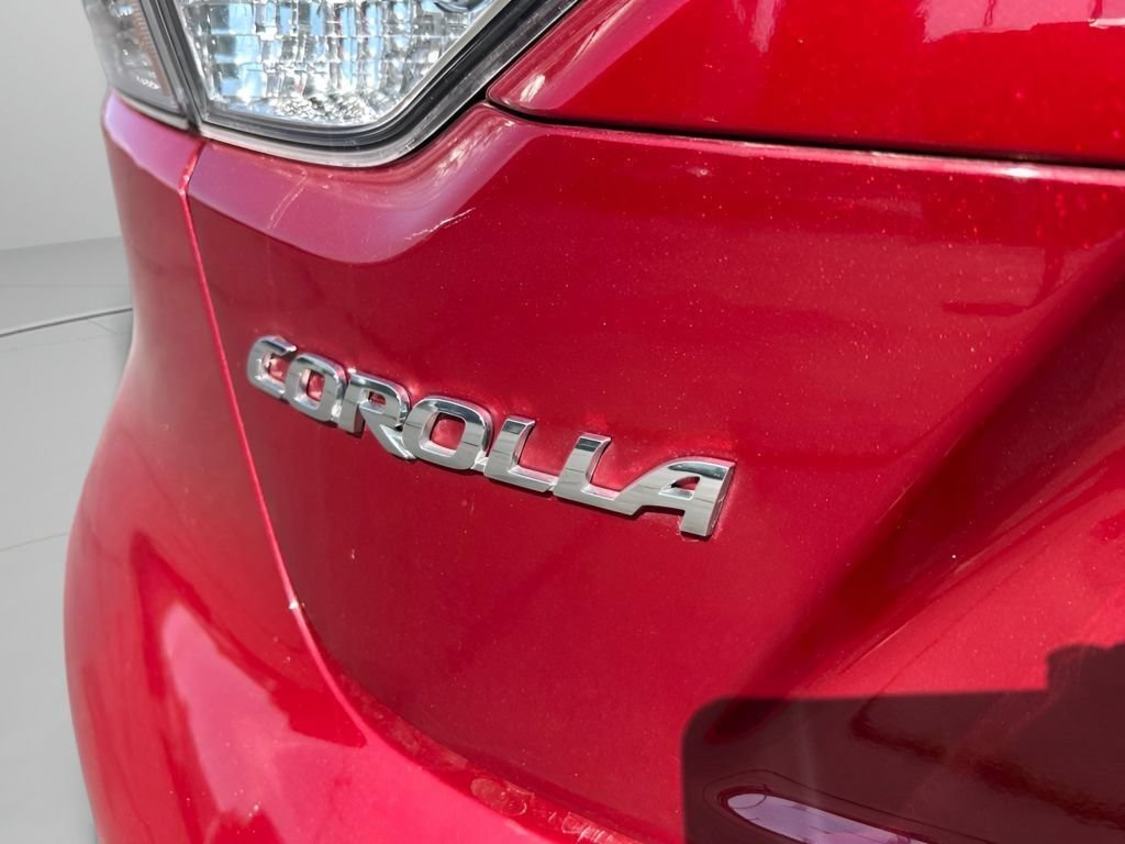 Used 2024 Pearl Toyota LE image 18