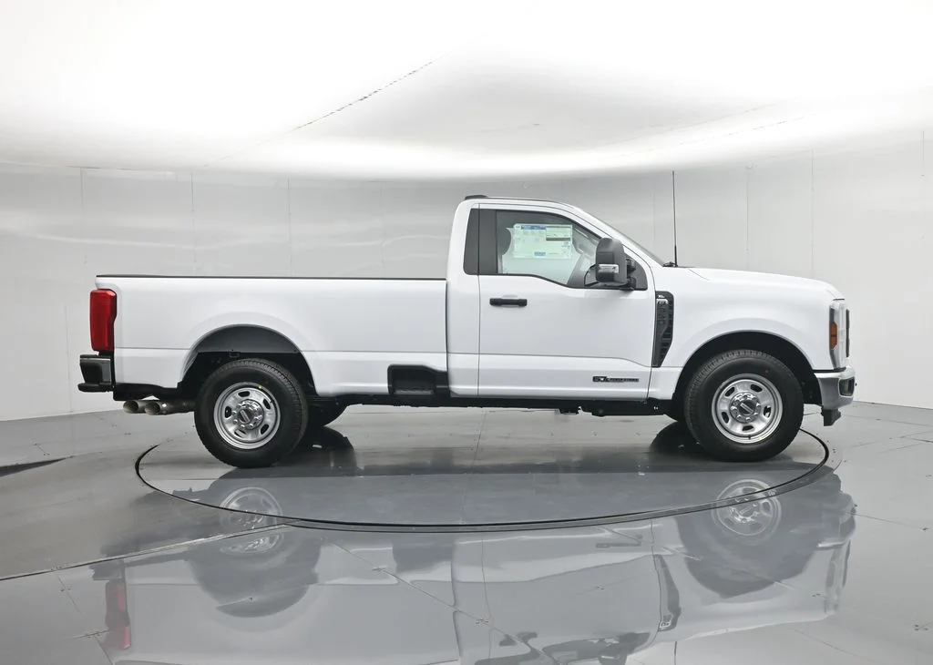 New 2026 Oxford White Ford XL image 21