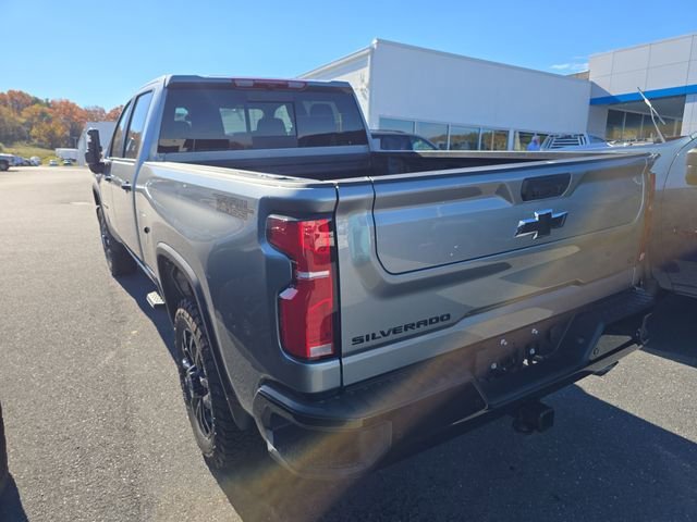 2026 Chevrolet Silverado 2500HD LT photo 2