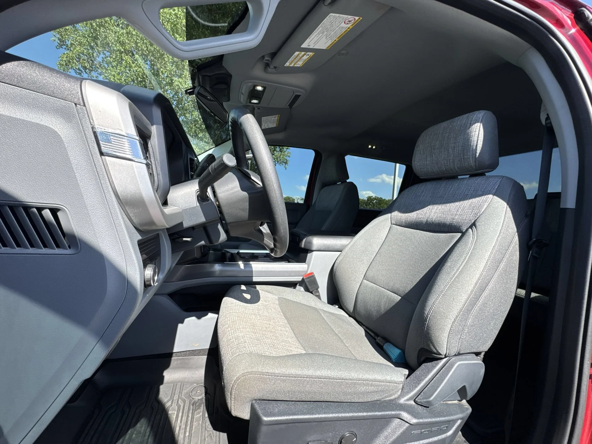 2025 Ford F-350 Super Duty XLT - Photo 11