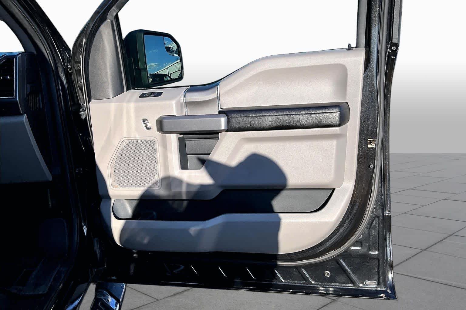 Used 2015 Tuxedo Black Metallic Ford XLT image 22