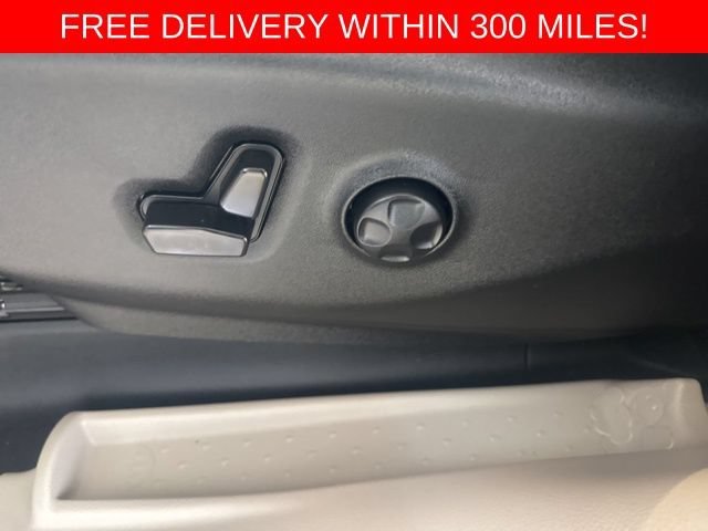 2024 Chrysler Pacifica Touring L - Photo 6