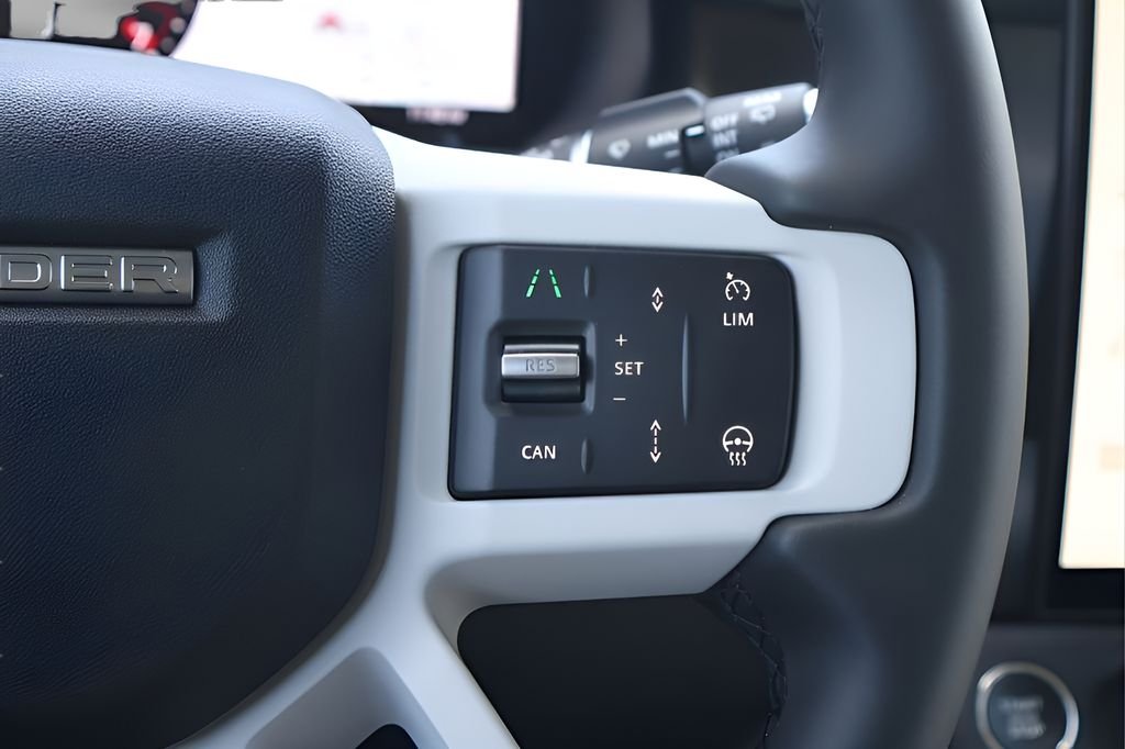New 2026 Woolstone Green Land Rover X-Dynamic SE image 22