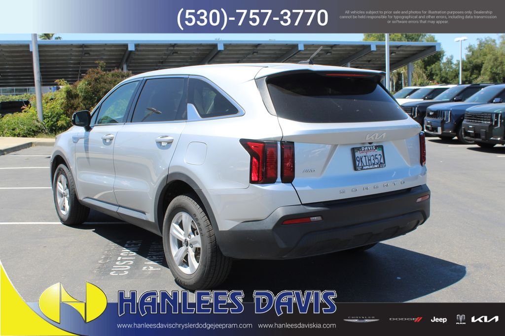 Used 2022 Silver Kia LX image 9