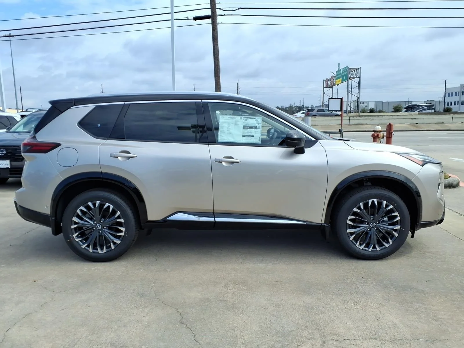 2026 Nissan Rogue Platinum Silver at Robbins Nissan