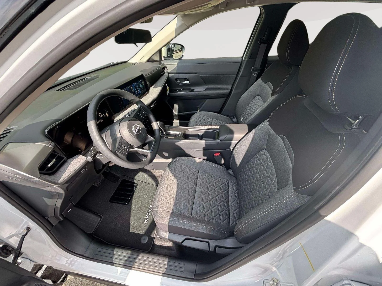 2026 Nissan KICKS SV AWD - Photo 16