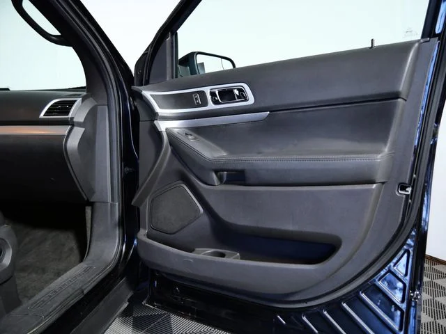 Used 2012 Black Ford XLT image 9