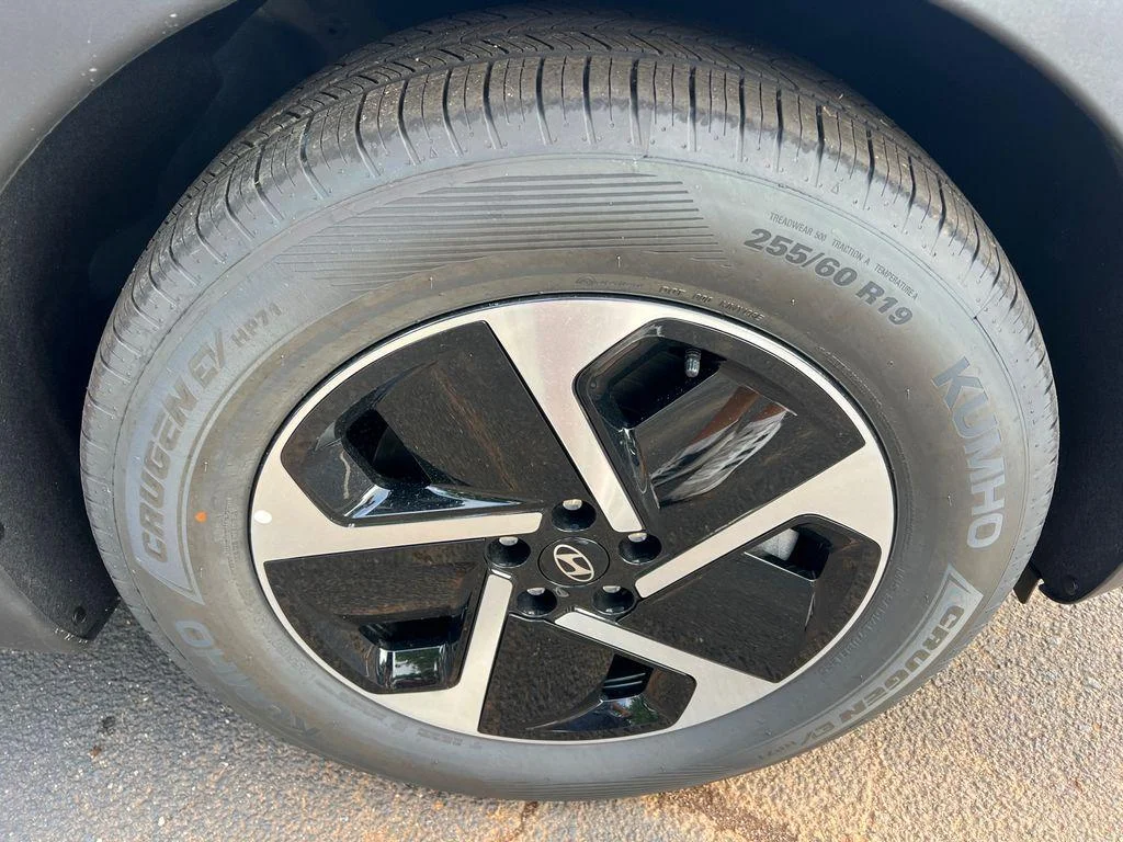 2026 Hyundai IONIQ 9 SE - Photo 12