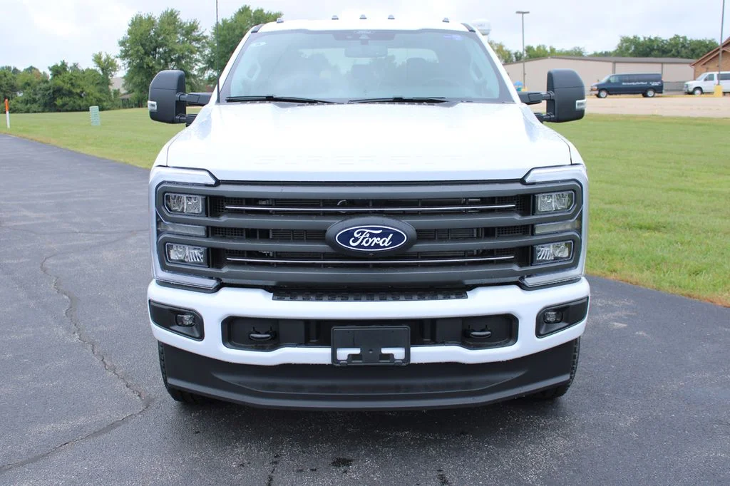 New 2027 Oxford White Ford F-350® XLT image 2