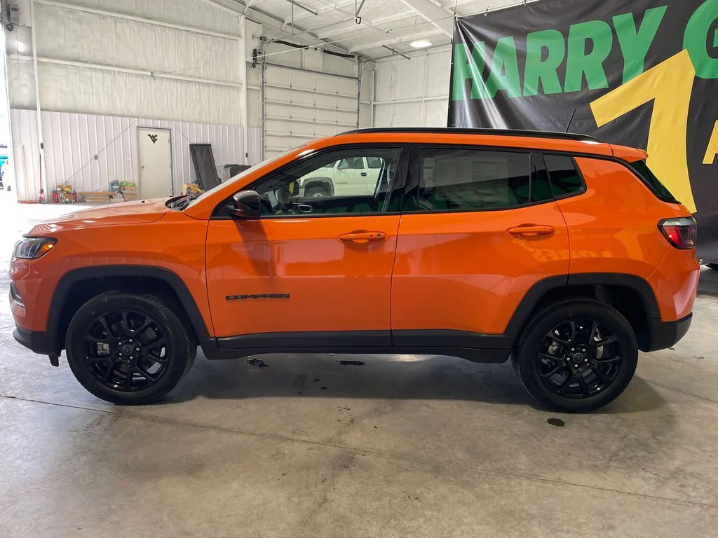 New 2026 Joose Exterior Paint Jeep Latitude Altitude image 9