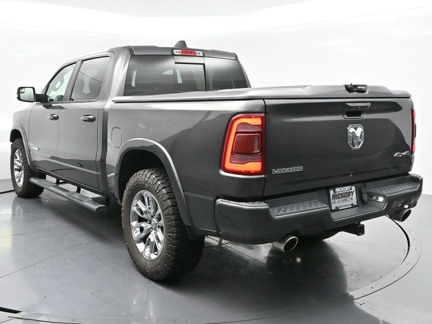 Used 2021 Granite Crystal Metallic Clearcoat Ram Laramie image 5