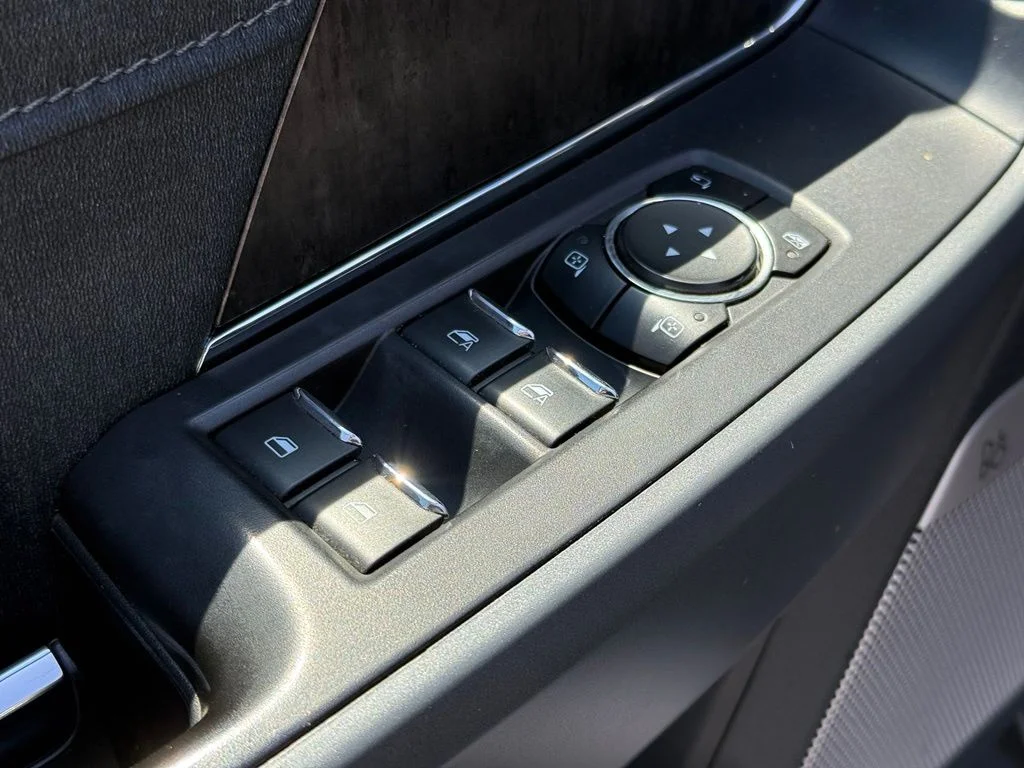 Used 2021 White Ford Lariat image 34