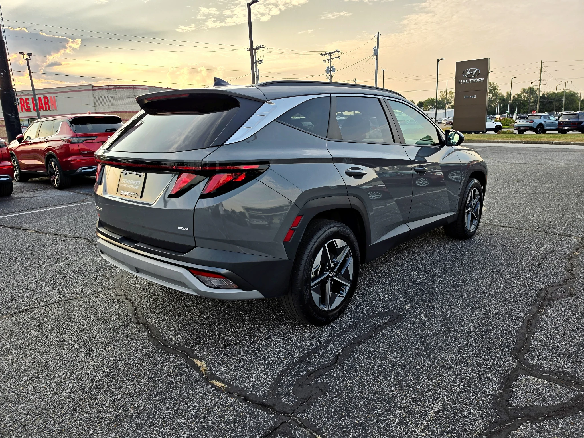 Certified Used 2025 Hampton Gray Hyundai SEL image 6