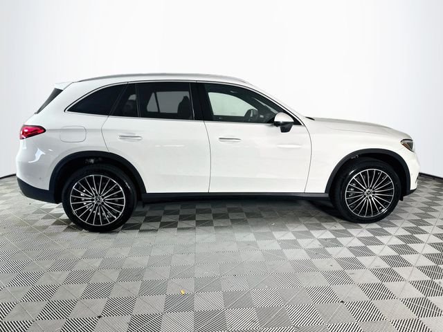 New 2027 Polar White Mercedes-Benz GLC 300 image 8
