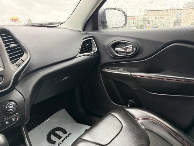 Used 2020 Gray Jeep Trailhawk image 13