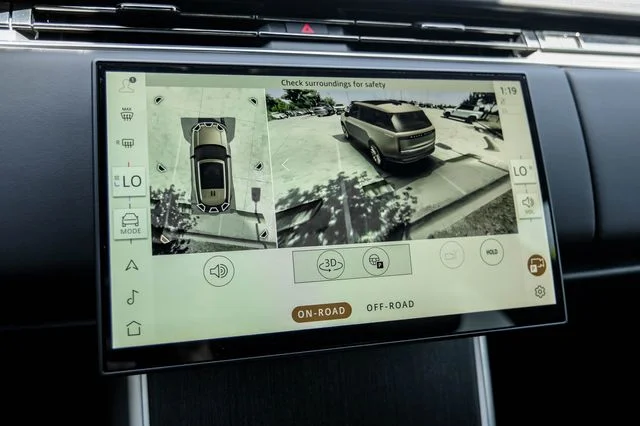 New 2026  Land Rover SE image 29