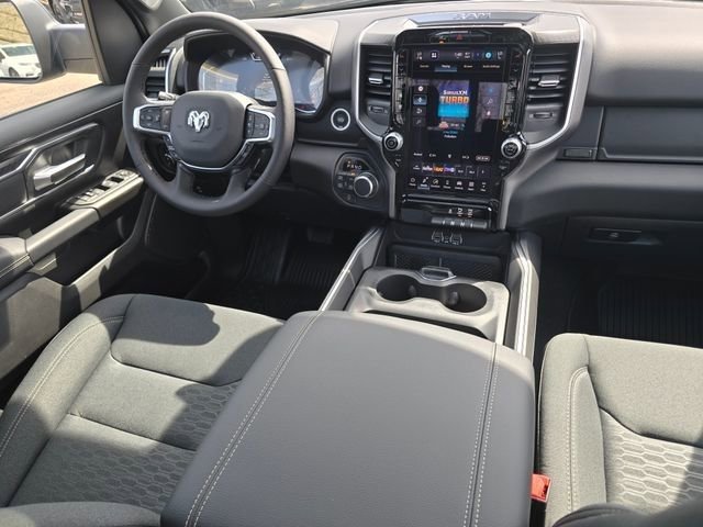 New 2026 Diamond Black Crystal Pearl-Coat Exterior Paint RAM Big Horn/Lone Star image 43