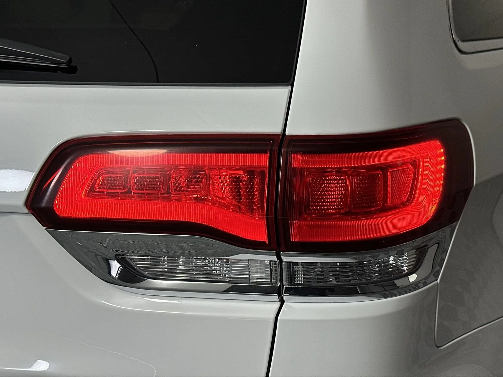 Used 2021 White Jeep Laredo E image 26
