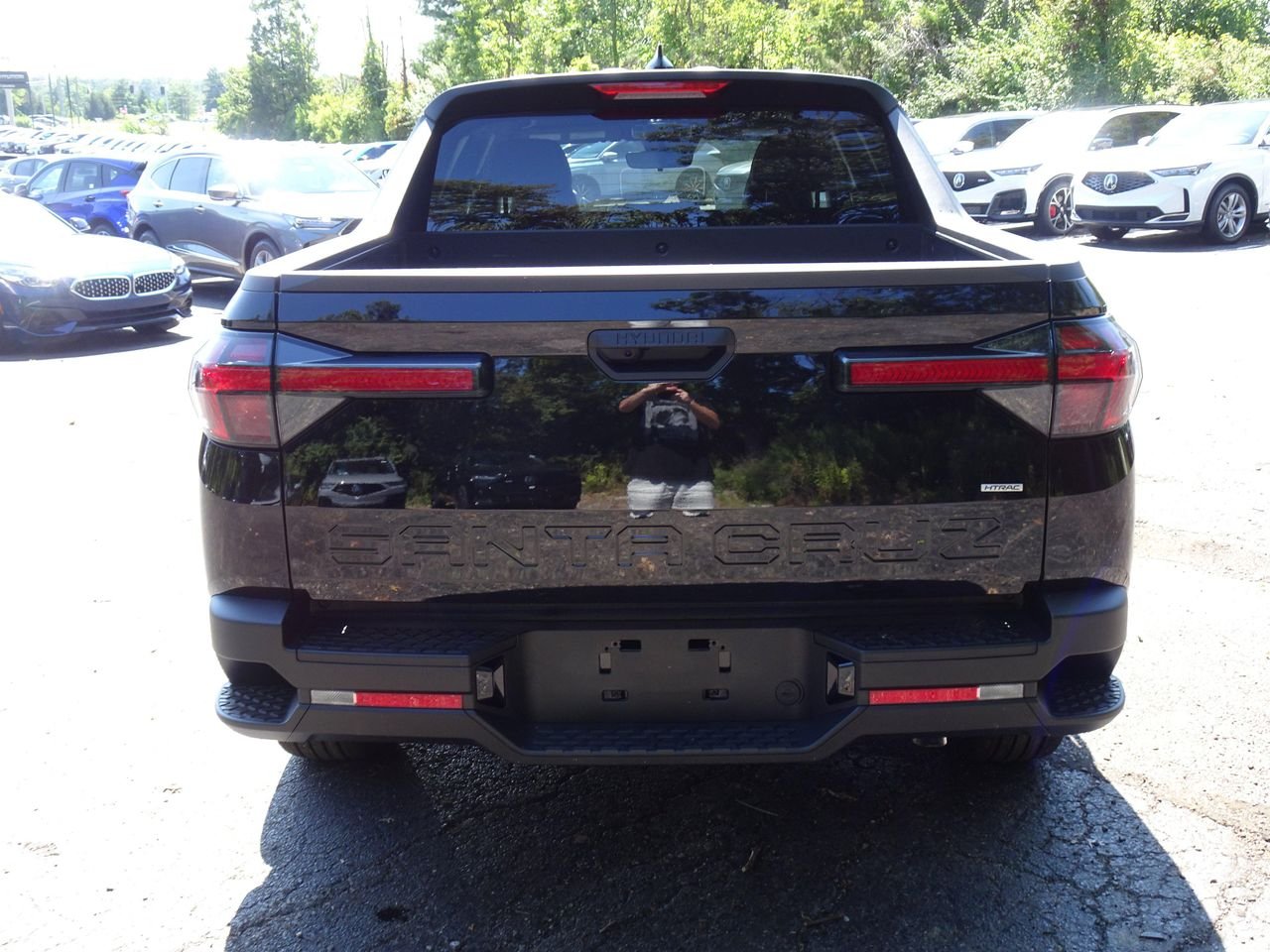 New 2027 Black Hyundai SE AWD image 4
