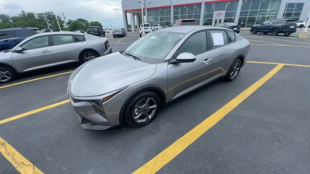 2025 Kia K4 LXS - Photo 6