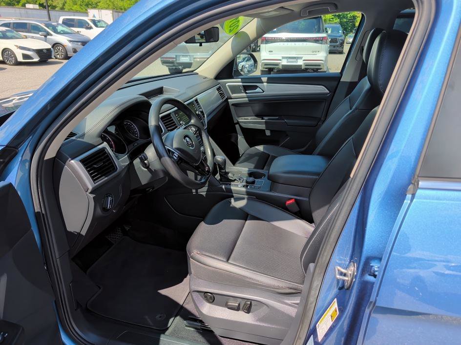 Used 2019 Pacific Blue Metallic Volkswagen 3.6L V6 SE image 8