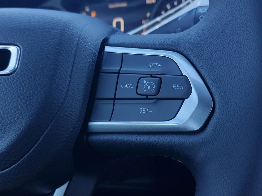 New 2026 Red Hot Pearlcoat Jeep Latitude image 22