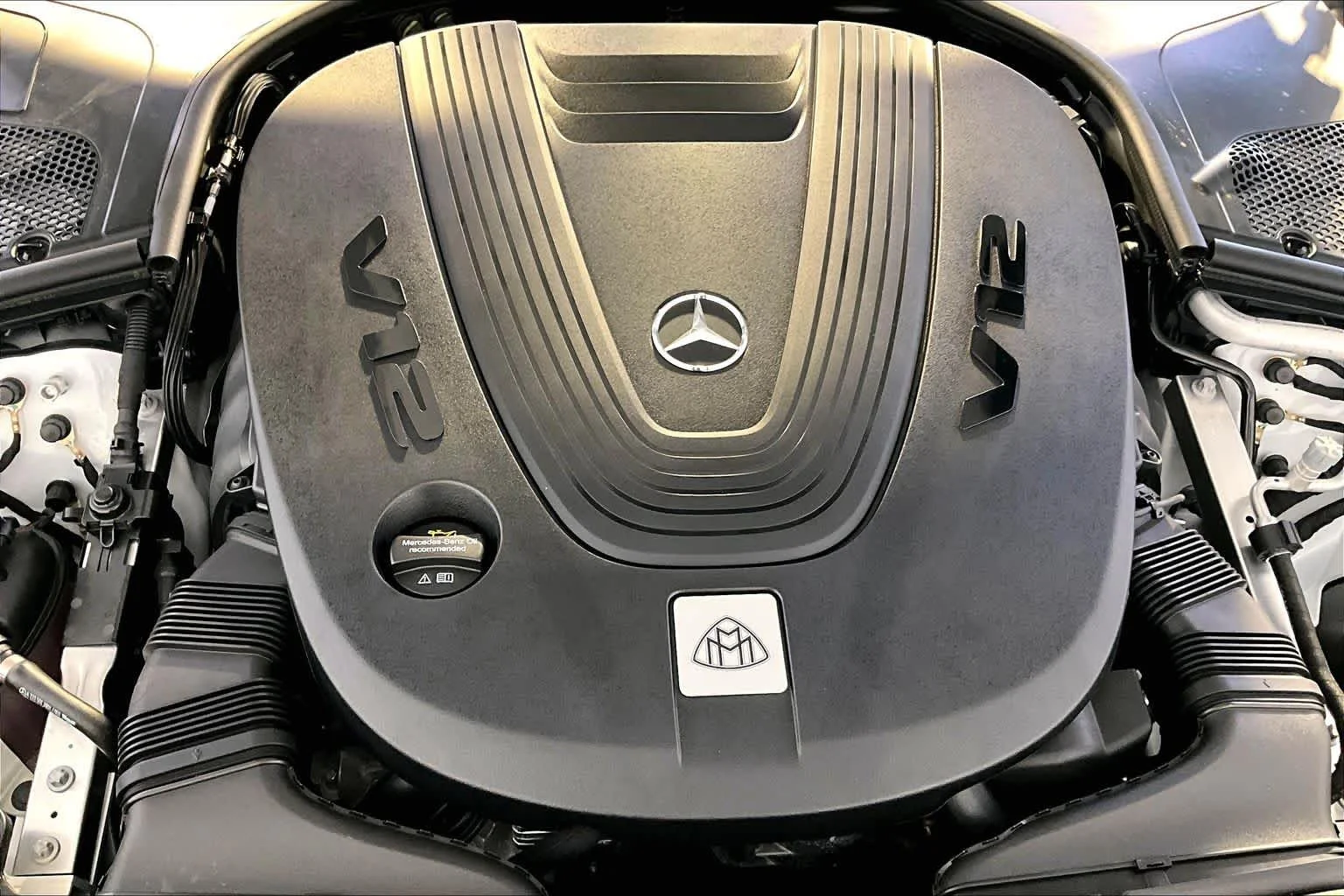 New 2026 MANUFAKTUR Moonlight White Metallic Mercedes-Benz Maybach S 680 image 15