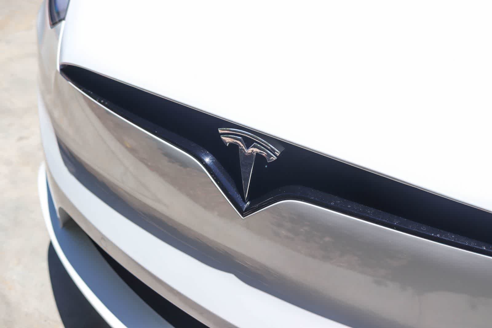 Used 2022 White Tesla Plaid image 11