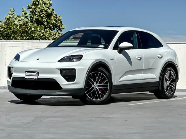 2025 Porsche Macan Electric 4S