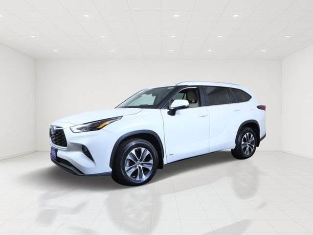 Certified 2023 Toyota Highlander XLE with VIN 5TDKBRCH2PS587253 for sale in Apple Valley, Minnesota
