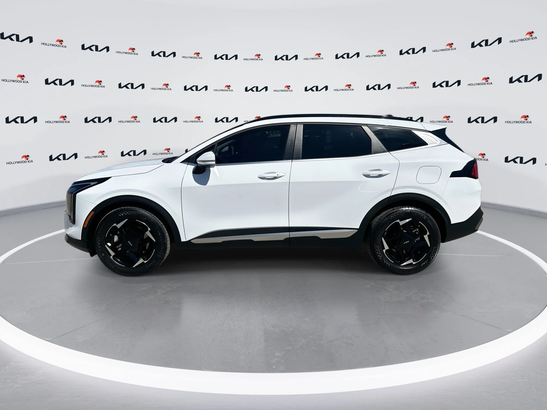 New 2026 Glacial White Pearl Kia  image 5