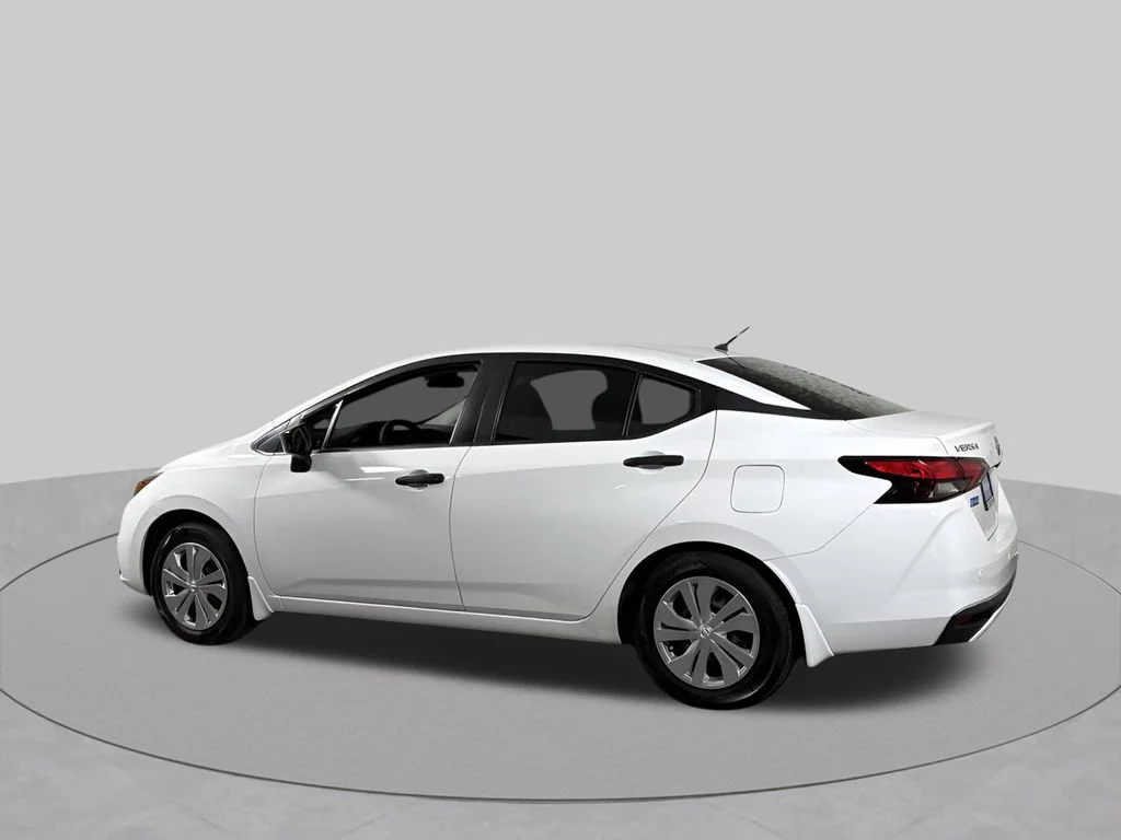 Used 2020 White Nissan 1.6 S image 4