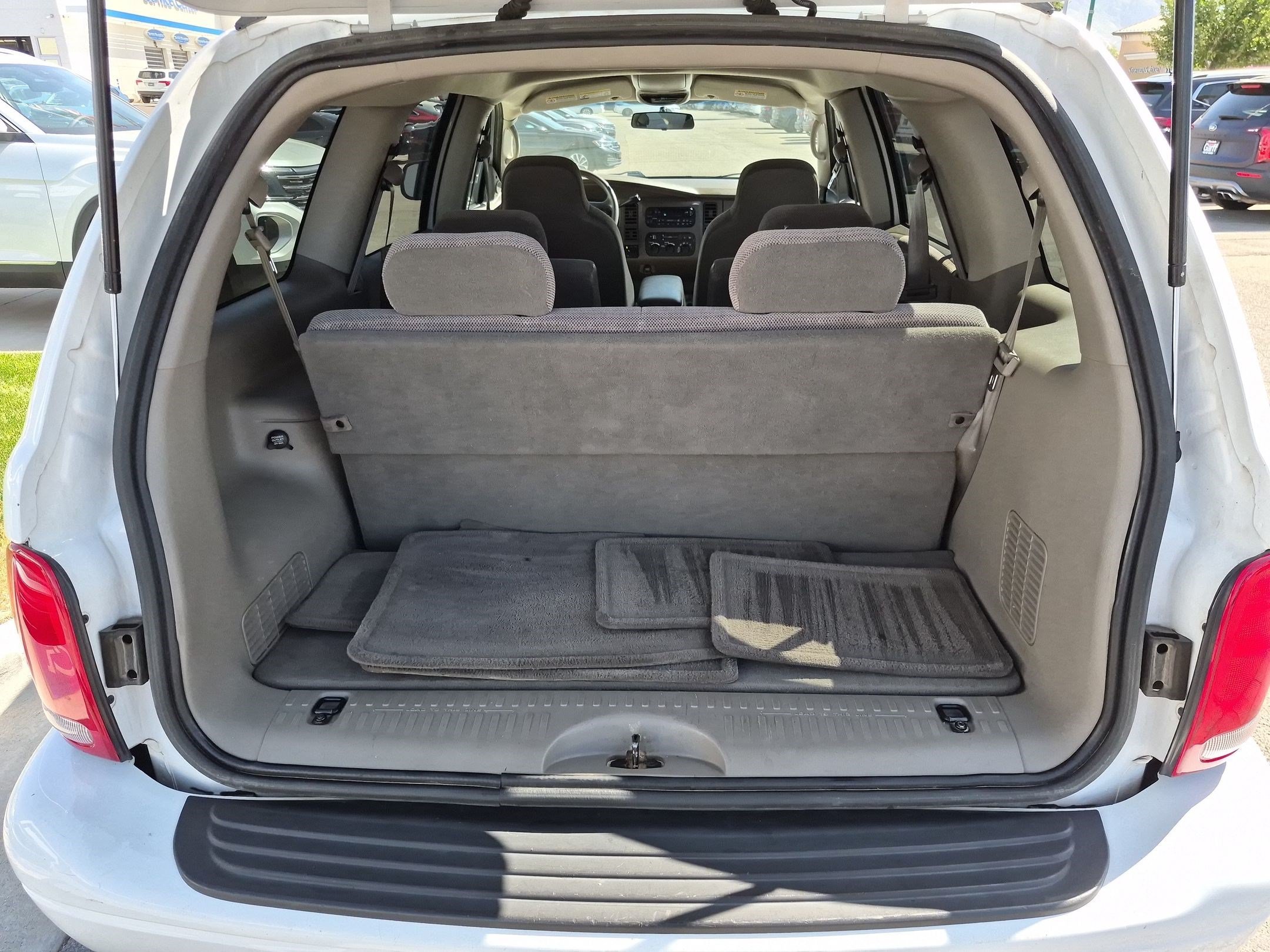 Used 2002 Bright White Clearcoat Dodge SLT image 25