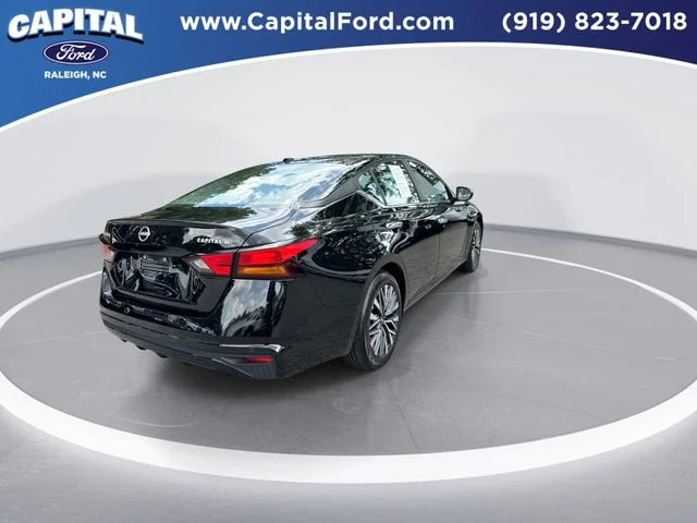 Used 2025 Black Nissan 2.5 SV image 8